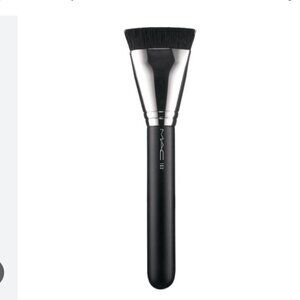 MAC COSMETICS 163 Flat Top Contour Brush